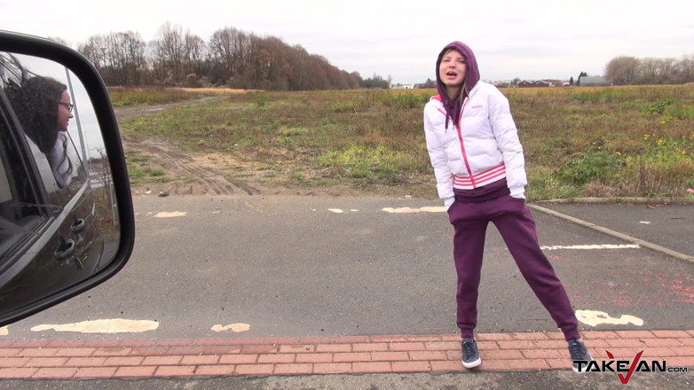 Take Van: Russian superslim runner discover Alladin on a magic carpet