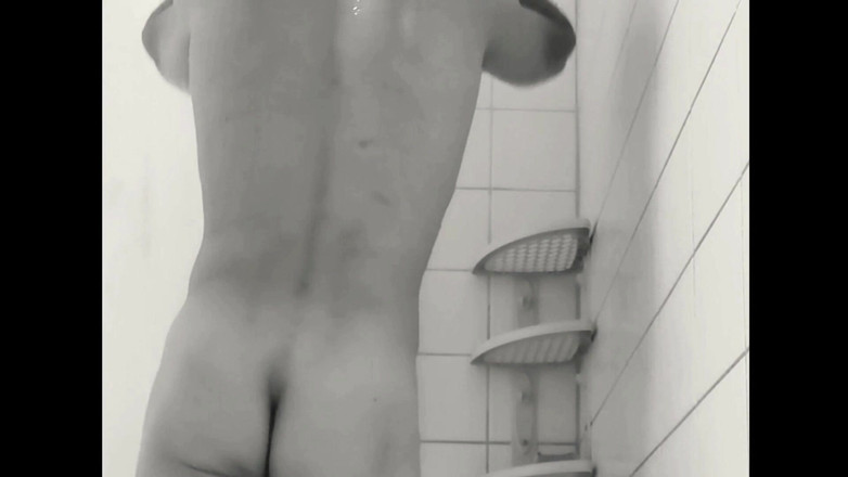 SEXY_GUYBEST: Los miembros se levantaron mientras me con espuma y comencé...