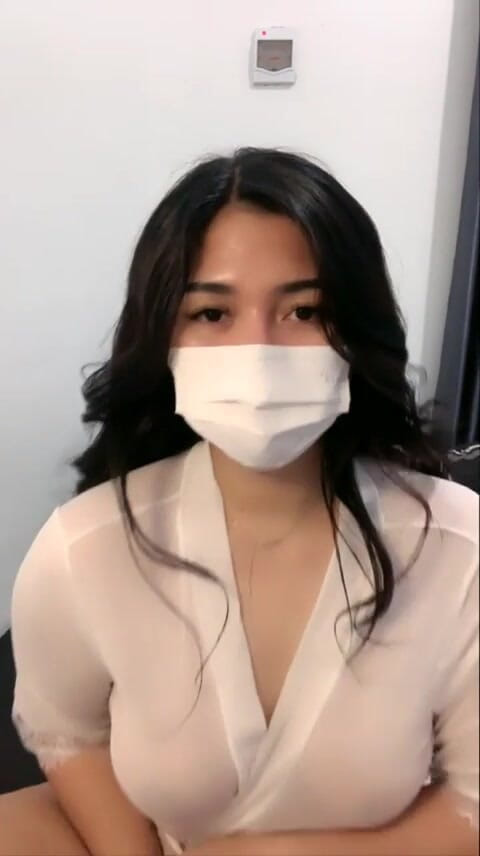Chinita Wife: Gadis yang aduhai lagi pamer toket aduhainya di internet