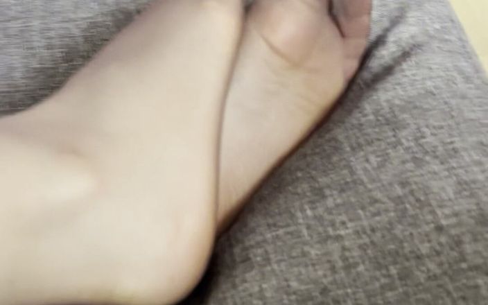 Ruby Rose: Perfecte voeten in nylons