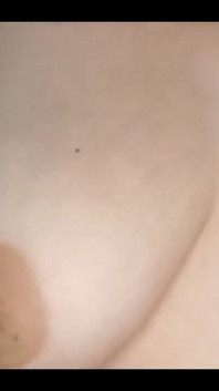 Ich wollte nur meine neuen Nägel zeigen .... und meine titten;)