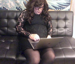 Lauren Ashland: Lauren ejaculează în timp ce urmărește filme porno