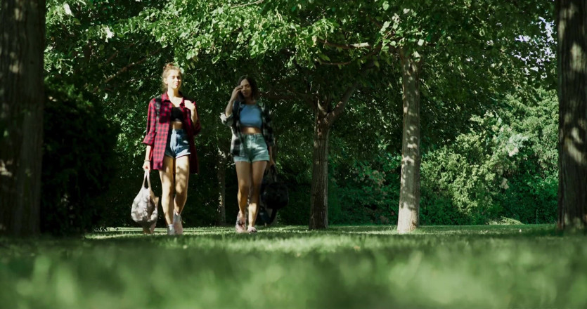 Parasited: Parasited - alissa foxy dan eve sweet akan ngentot memek mereka...