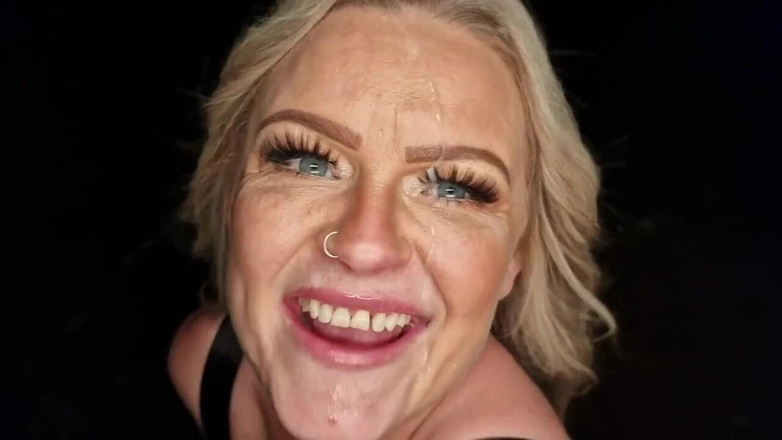 Creampie Clinic: Nikki la chaudasse mariée se fait sucer les éjacs faciales sur...