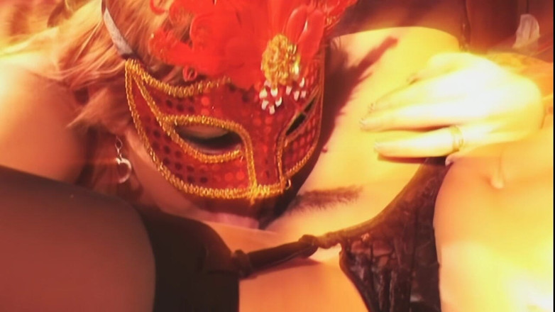 MMV BEST MOVIES AND CLIPS: Drei Lesben Mit Dessous Lecken Sich Und Werden Dann Geil...