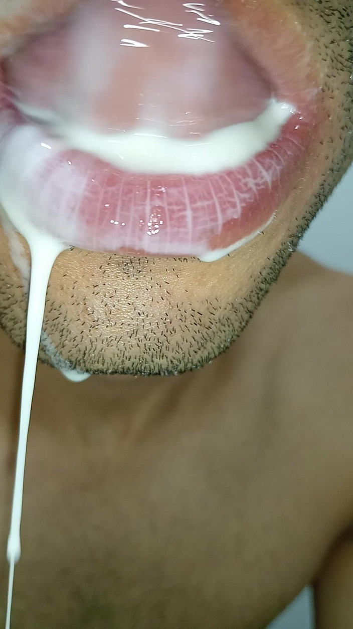 Rey rey: Aku suka muncrat di mulutku, lidah panjang lidah, ciuman, six...