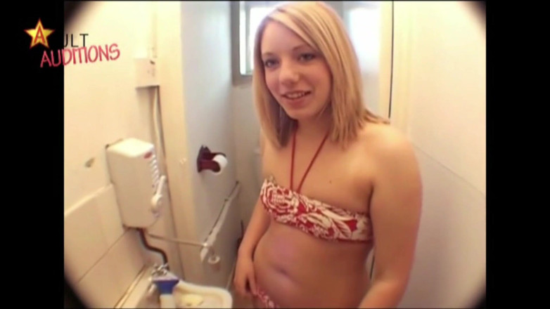 Adult-Auditions: Britse blonde Nikki