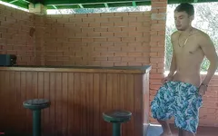 Mijn geile stiefzus betrapte me bijna op masturberen en ik overtuigde haar om seks te hebben vanwege mijn geilheid
