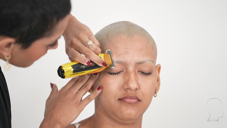 Euro Bald: Хінді