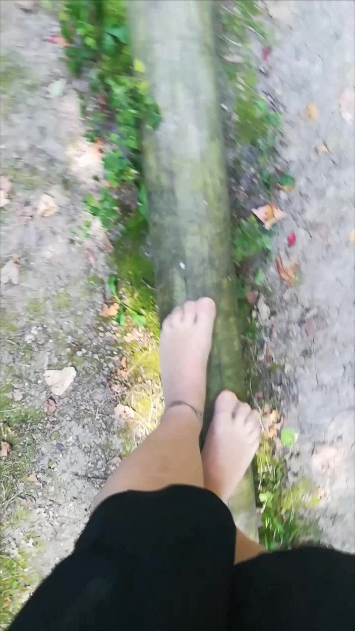 Carmen_Nylonjunge: Venkovní vyvažování v punčocháčích