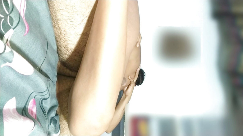 Rakul008: 在1年不做爱后，她非常饥饿和饥渴