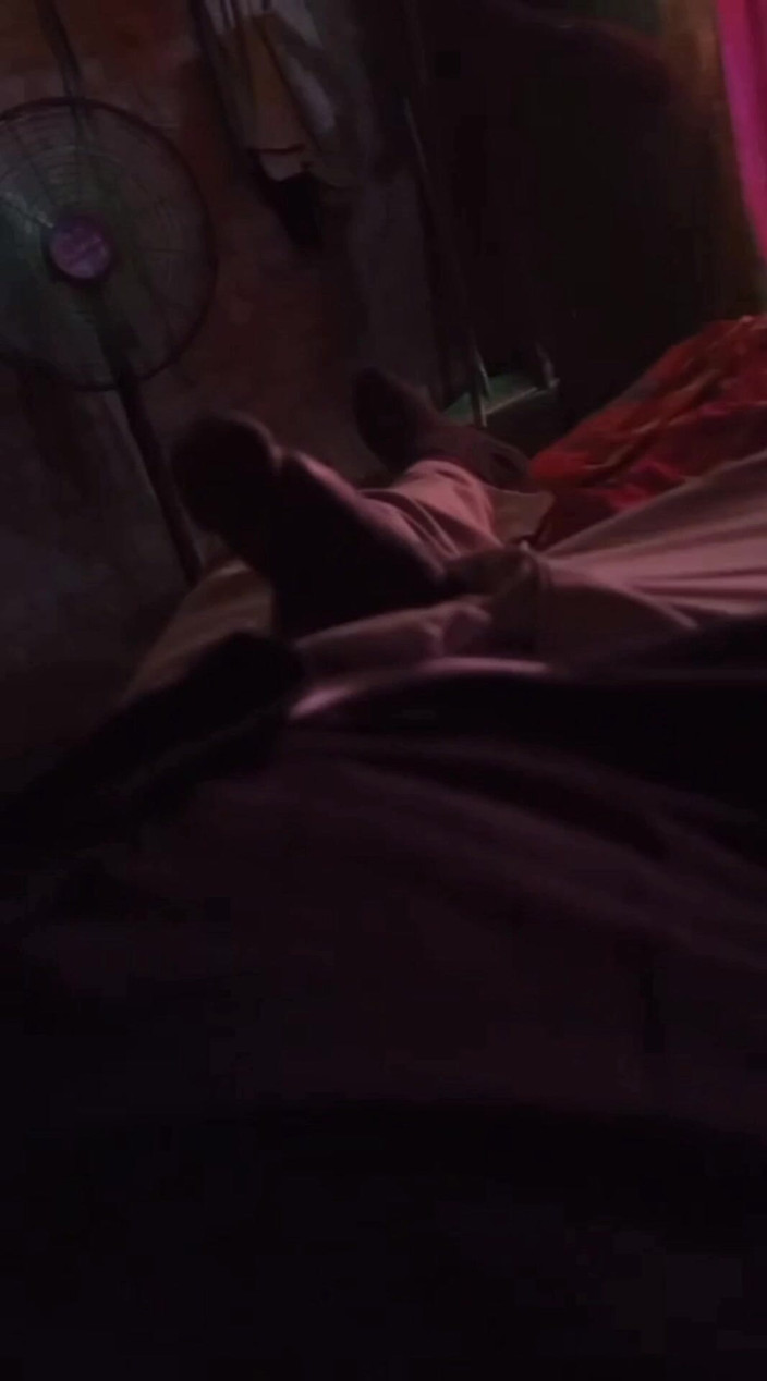 Auntixxx69: Tajně mám sex se svým nevlastním bratrem