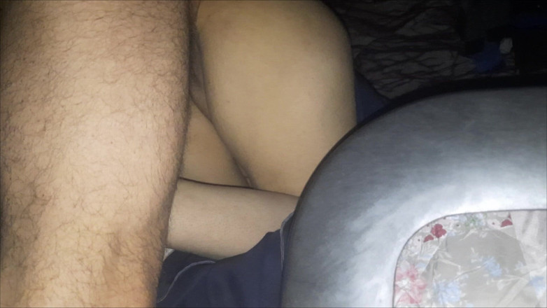 buttllover: 義理の妹の処女のきつい穴をこっそりセックスする