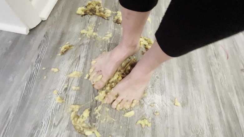 footivities: Banana Crush with Feet