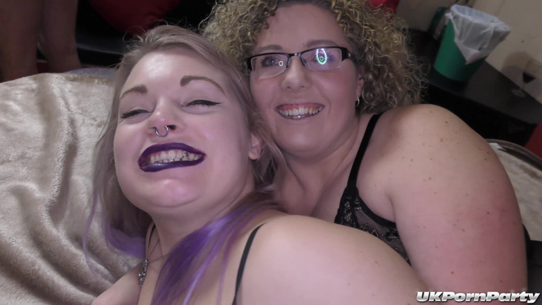 Gangbang team: เย็ดรูตูดหมู่กับ Violet และ Luise