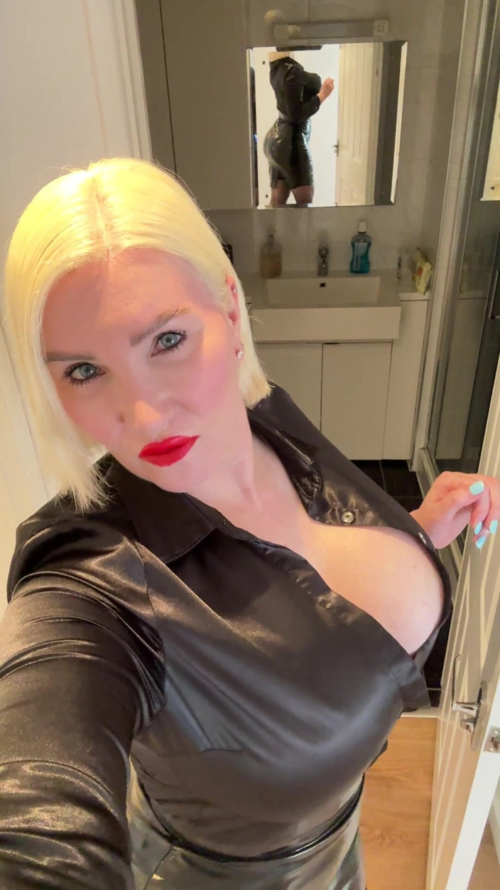 Sophie James: Šukala bys mě v tomhle oblečení?