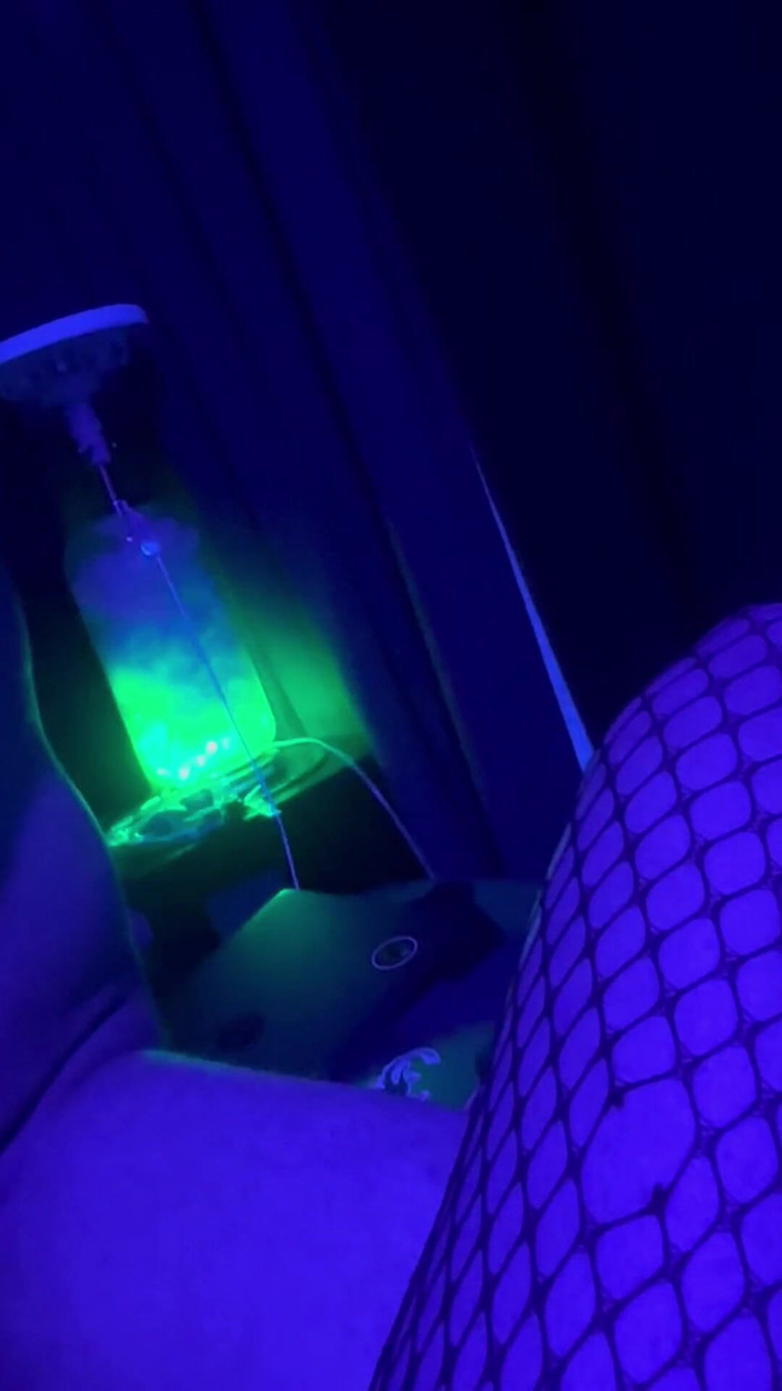 Zoey Portland: Zoey Portland có được con cu to ở phía sau câu lạc...