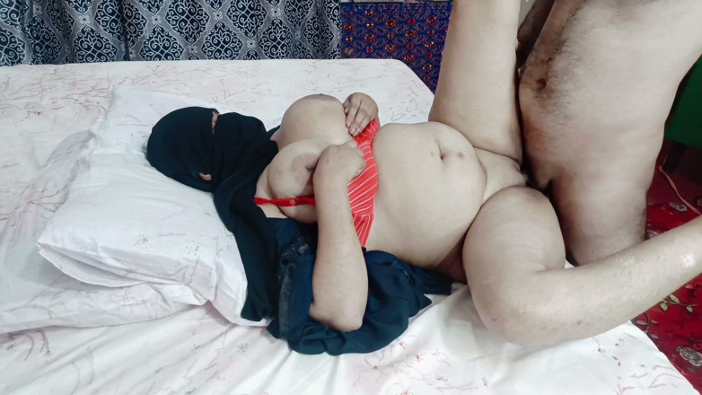 IndianDesiBabhi: Big Tits Indian Muslim Girl Seduces and Hard Fucks with...