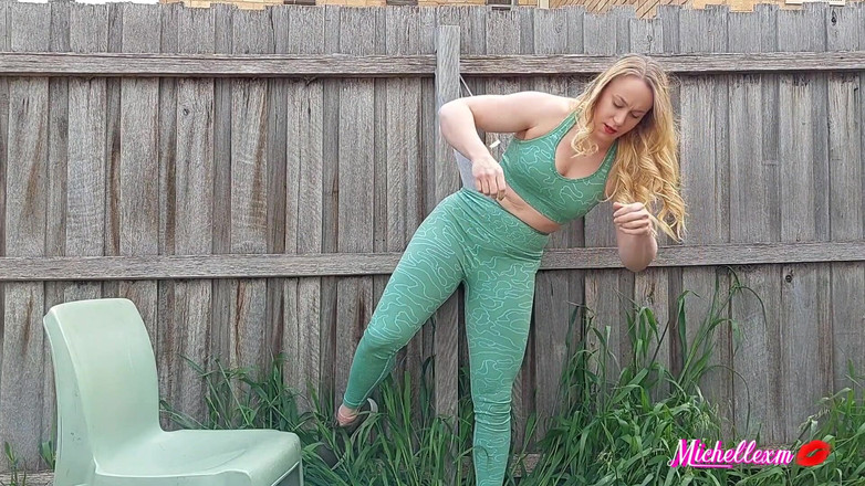 Michellexm: Wedgie de Fence
