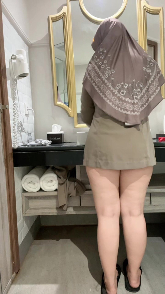 Biancaid: Mijn idoolleraar, masturberen om te spuiten