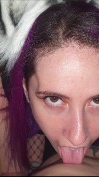 A Little Vixen Wants to Do a Good Blowjob