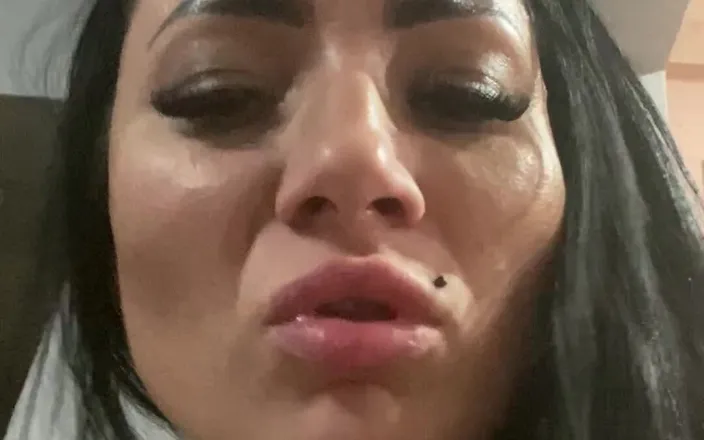 Queen6969: Anal Play and Orgasm