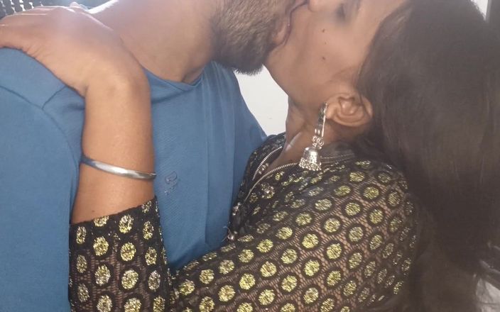 Kavita _zawazawi: Kavita la bhabhi dans le sari vahini