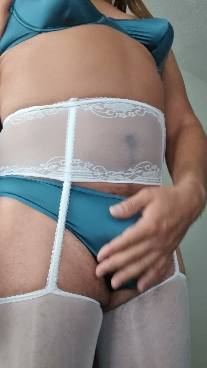My panties: Îmi place să mă ating și să mă excit purtând lenjerie...