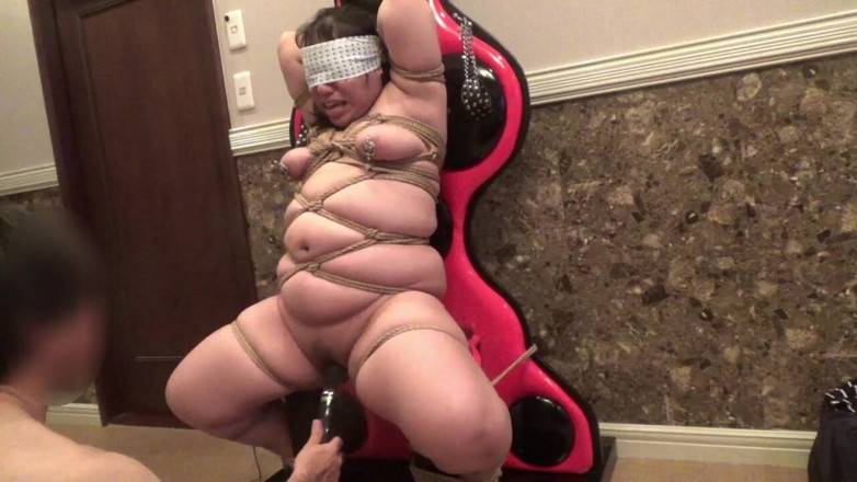 Cattish Brain78: 마조히스트 여성 제한 의자에 의한 바이브럴 책임