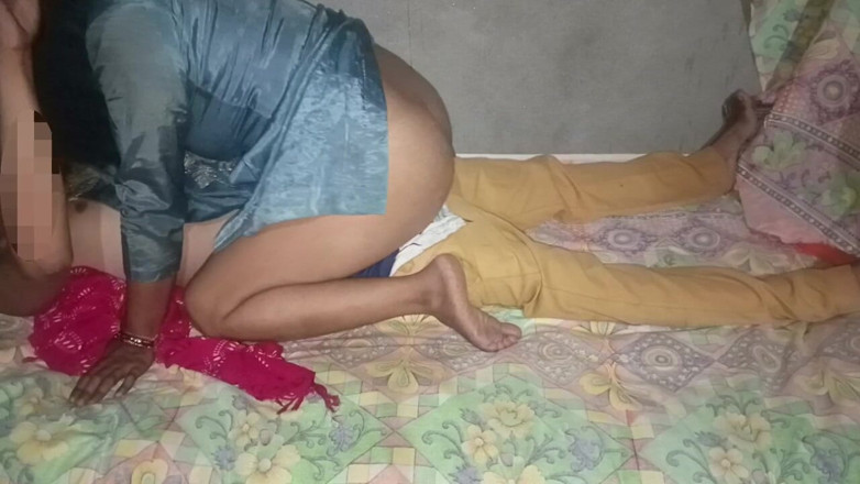Savita5343: 热辣的印度少女非常喜欢口交和骑乘