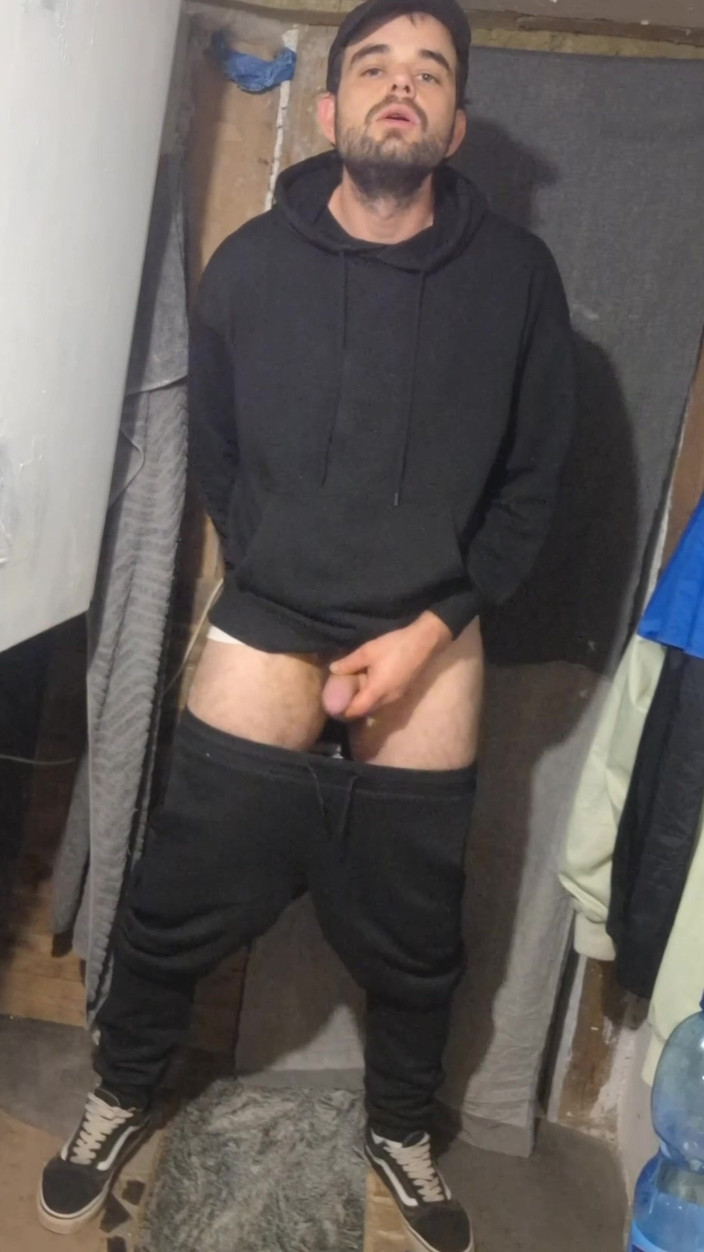 jerkofflover: Skater Ejakulasi Dalam Bangunan Terbengkalai