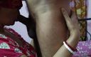 bengalihousewife: Boudi si ibu-ibu hot india lagi asik nyepong kontol