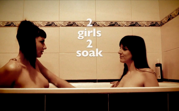 AltPorn4U: 2 Girls 2 Soak
