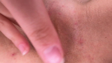 Kinodiva2003: Girl fingering pussy on porn close up and cums hard
