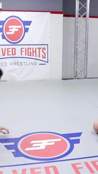 London River vs Victoria Voxxx qui reçoit le ceinture