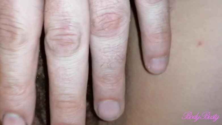 Bodybusty: Dröm om en hårig BBW fitta