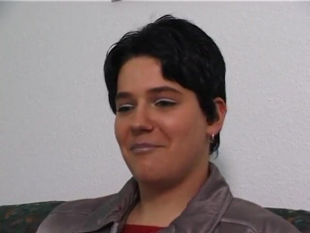 German Classic Porn videos: Michi, agățată în timpul prânzului