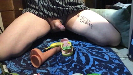 Kinky horny gay bois: 여신 Lana를 위해 완전히 게이가 되는 계집애 캠핑