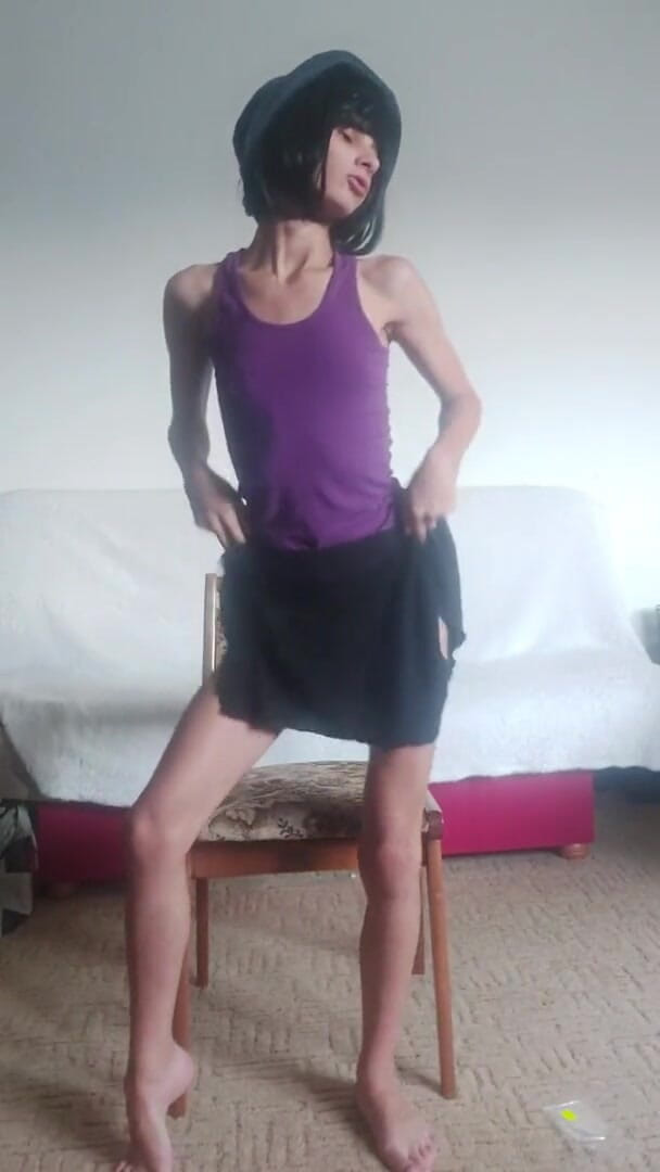 Wet Pussy Fuck: Hot and horny skinny girl sexy dance strip dance