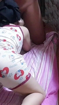 Suara yang jernih, siapa yang pengen ngentot sama istilah ini, kontol ini bikin aku crot banyak banget