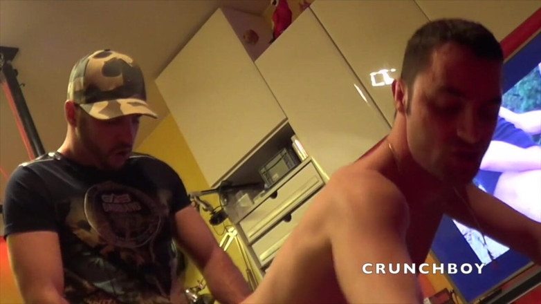 Crunch Boy: KOMSIN Used by so sexy straight arab big bulge