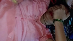 Janvibhabhii: 继兄操他的继妹并拿出她的阴户汁液