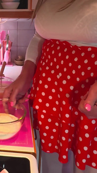Dans la cuisine, crêpes.