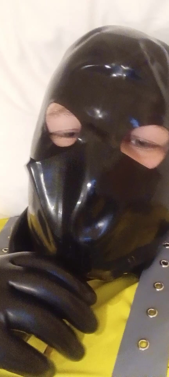 Latex Boy: Latex Vis Drone Hotell