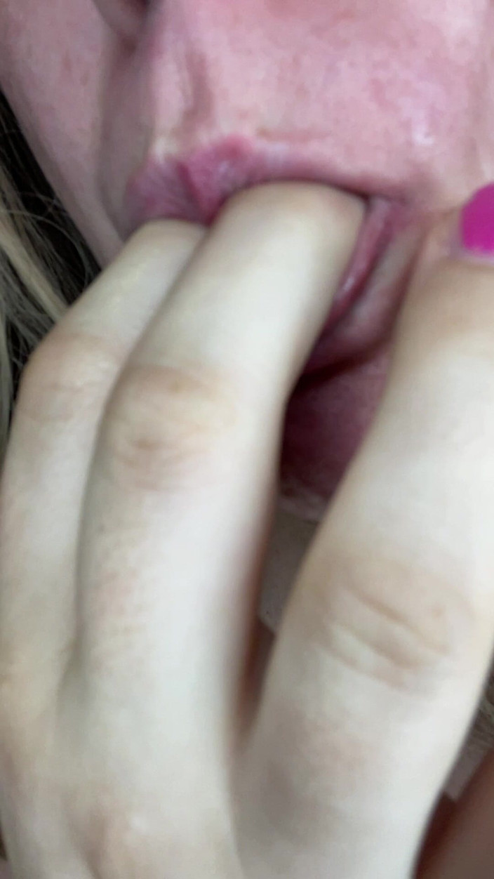 BigBootyBee: Ось як я б смоктав твій член