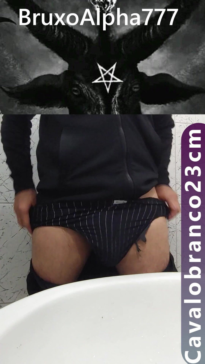 BruxoAlpha777: Čůrání a pleskání s klackem