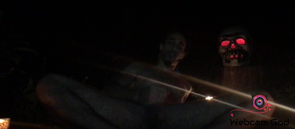 Arthur Eden aka Webcam God: The vampire is out (halloween '19) (4 k)