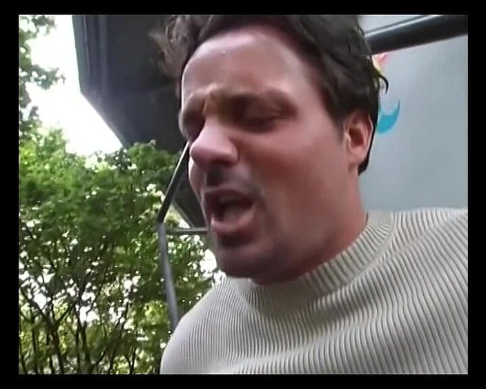 Femdom Austria: Ballkicking a štípající monstrózní trest!