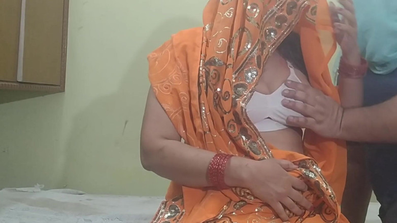 aliabegum: Sexe indien X de devar, bhabhi baise dans une cabane