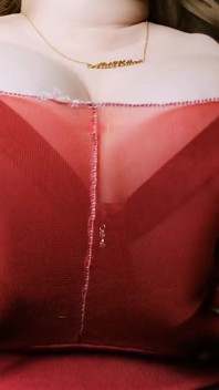 想象一下由米拉制作的《被母乳喂养》